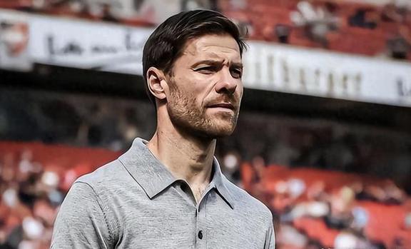 中超今晚走向成谜，勒沃库森外线爆发，态度坚定，更衣室氛围转暖(勒沃库森开局42场不败)